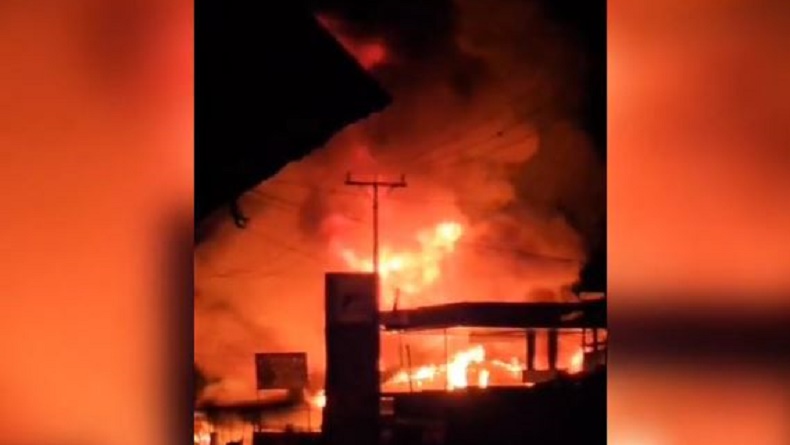 title KKB Serang Warga di Paniai Papua Tengah, Bakar Kios dan Sekolah KKB Serang Warga di Paniai Papua Tengah, Bakar Kios dan Sekolah