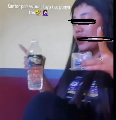 Viral 4 Perempuan Tenggak Minuman Keras di SPKT Polres Sikka, Ini Kata Kapolres