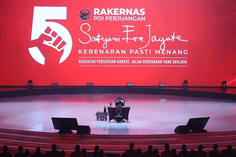 Megawati Soekarnoputri Menyalakan Obor Api Perjuangan Nan Tak Kunjung Padam - Bagian 3