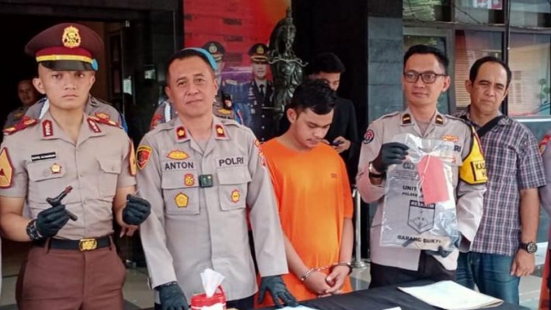 title Nekat Curi Motor Polisi di Malang, Pria asal Pasuruan Ditangkap 1 Orang Buron Nekat Curi Motor Polisi di Malang, Pria asal Pasuruan Ditangkap 1 Orang Buron