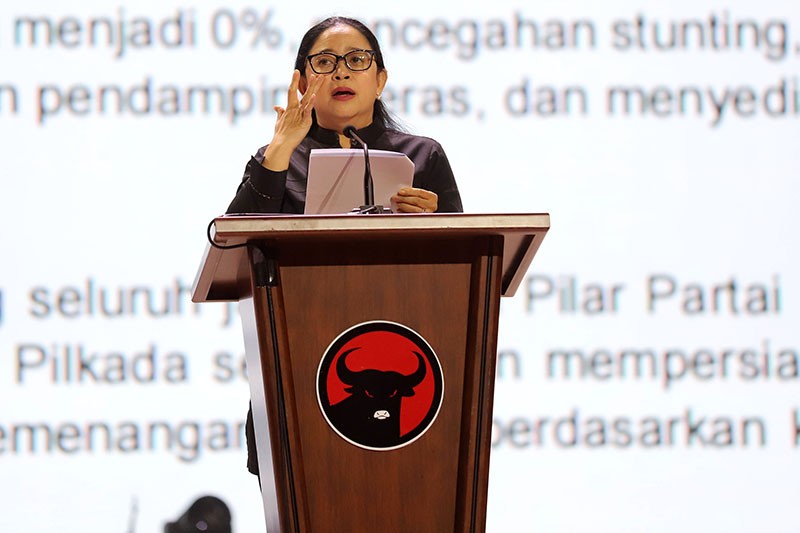 Momen Puan Maharani Teteskan Air Mata saat Baca Rekomendasi Rakernas PDIP - Bagian 2