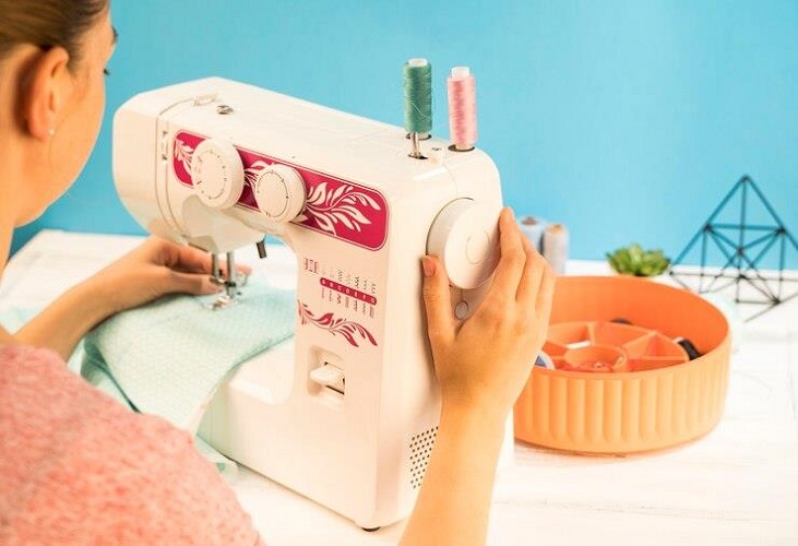 6 Rekomendasi Merk Mesin Jahit Terbaik, Penjahit Wajib Tahu!