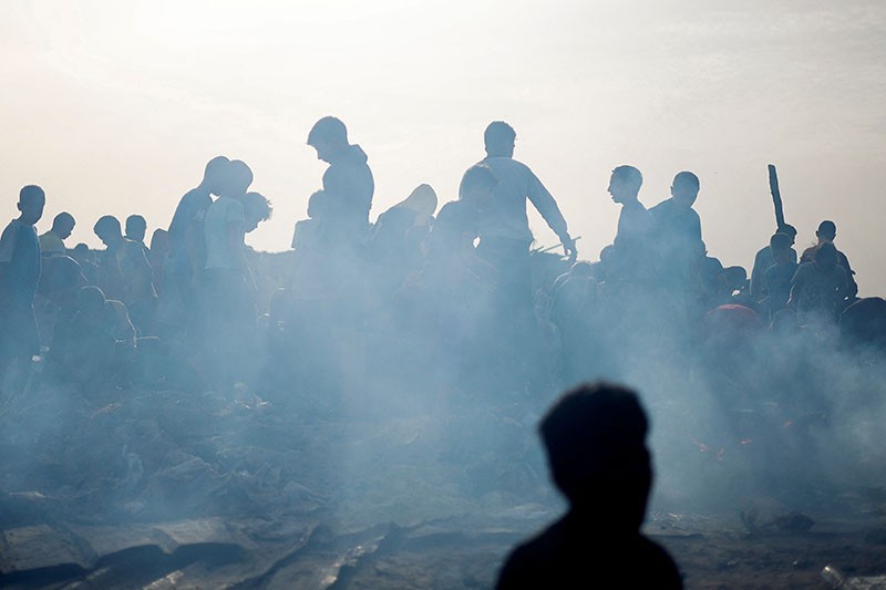 Nasib Warga Palestina Mengais Makanan yang Dihancurkan Israel - Bagian 5