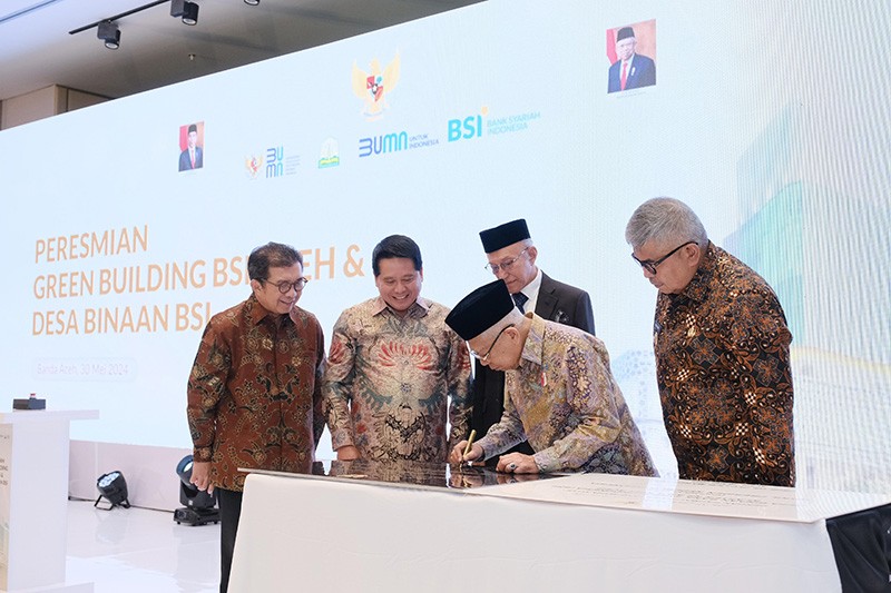 Wapres Ma'ruf Amin Resmikan Gedung Ramah Lingkungan Landmark BSI Aceh - Bagian 2