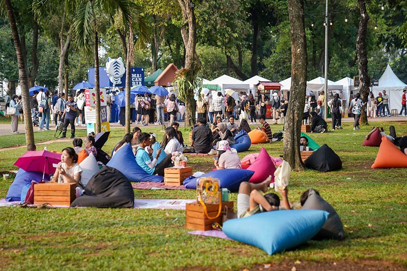 Momen Wamenparekraf Angela Tanoesoedibjo Piknik di Lapangan Banteng - Bagian 6