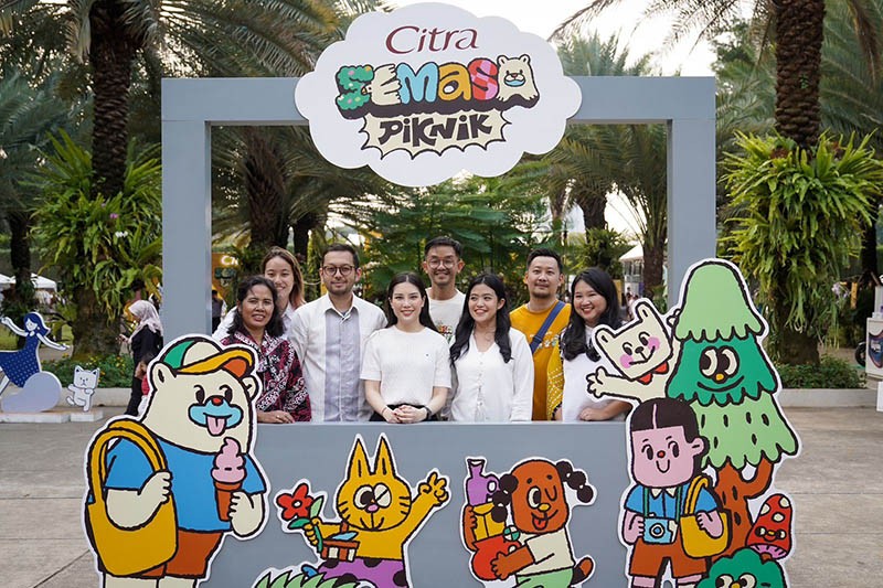 Momen Wamenparekraf Angela Tanoesoedibjo Piknik di Lapangan Banteng - Bagian 4