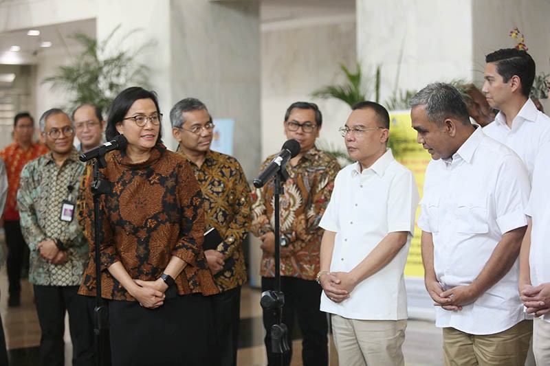 Tim Gugus Tugas Prabowo-Gibran Temui Menkeu Sri Mulyani - Bagian 2