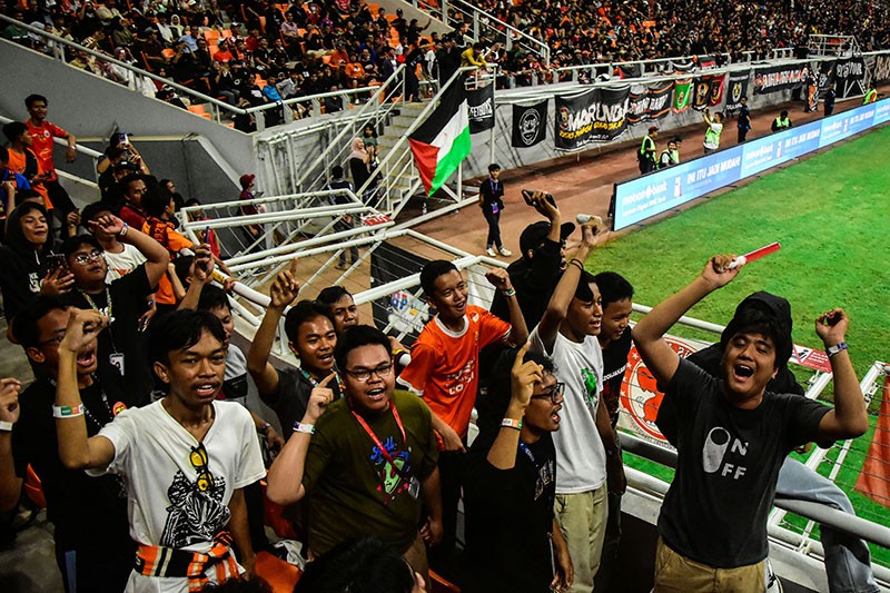 Antusiasme The Jakmania Nonton Pertandingan RCTI Premium Sports di Stadion JIS - Bagian 4