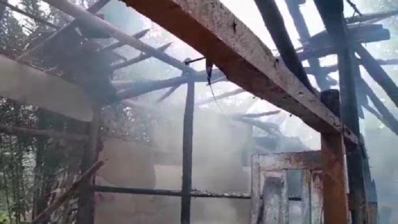 Kisah Pilu Lansia di Lebak, Lemas Meratapi Rumah Beserta Tabungan Ludes Terbakar