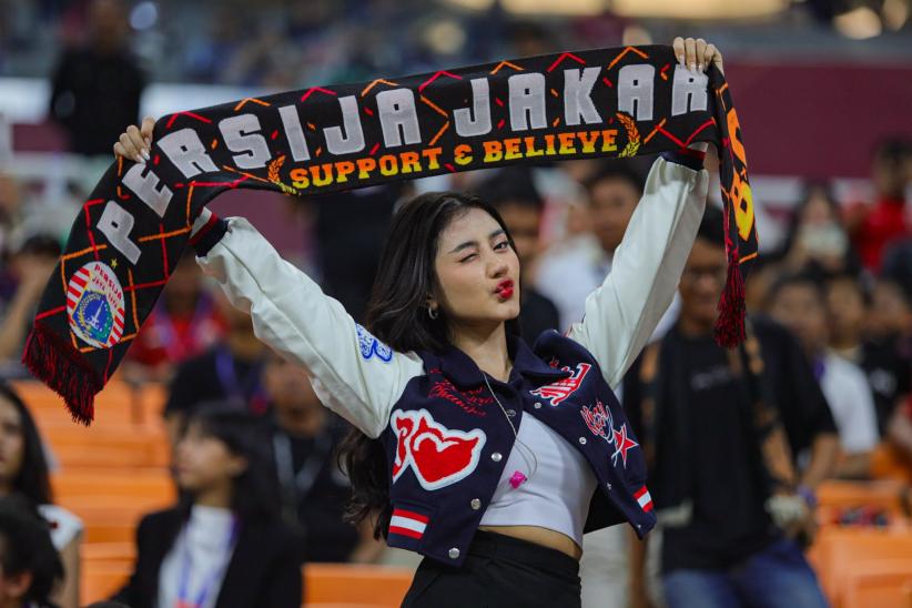 Gaya Ghea Youbi Jadi Jak Angel Dukung Persija Jakarta di Stadion JIS - Bagian 2