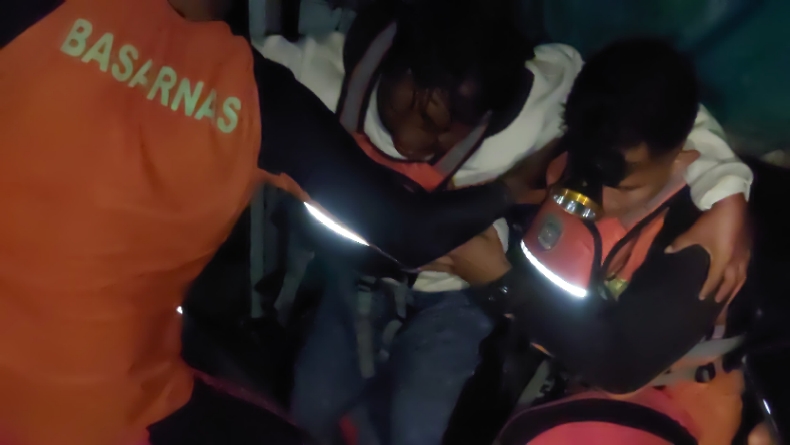 3 ABK KM Bintan Jaya yang Hilang di Perairan Karang Suji Ditemukan Terapung di Laut