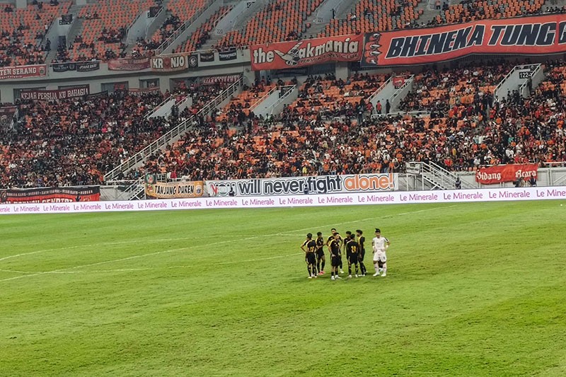Melihat Pertandingan RCTI Premium Sports dari Tribun Penonton Stadion JIS - Bagian 4