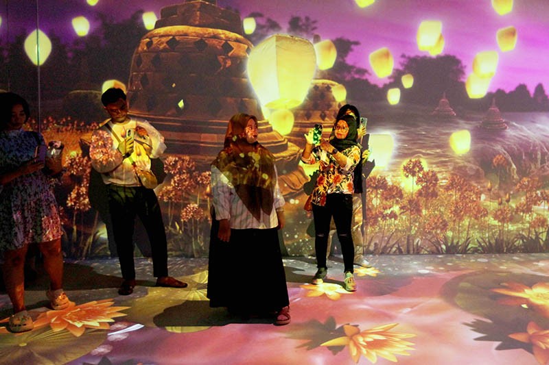 Pertunjukan Video Mapping di Stasiun MRT Tampilkan Destinasi Wisata Indonesia - Bagian 2