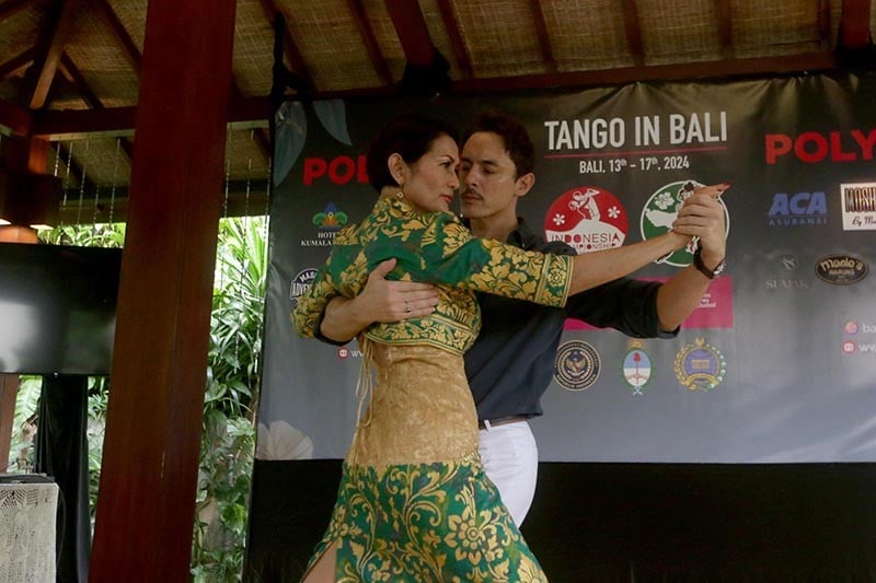 Melihat Persiapan Kejuaraan Tari Tango di Bali - Bagian 4