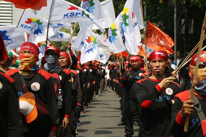 Aksi Ribuan Buruh Tolak Potongan Gaji untuk Tapera - Bagian 4