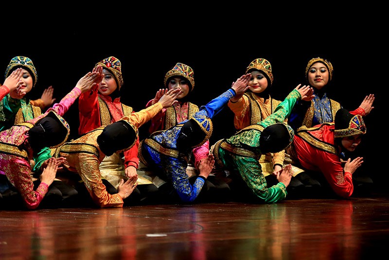 Pagelaran Harmoni Negeriku Jayalah Bangsaku SMP Islam Al-Azhar BSD - Bagian 5