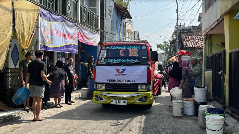 Dapat Bantuan Air Bersih dari Perindo, Warga Antapani Bandung: Alhamdulillah Bermanfaat