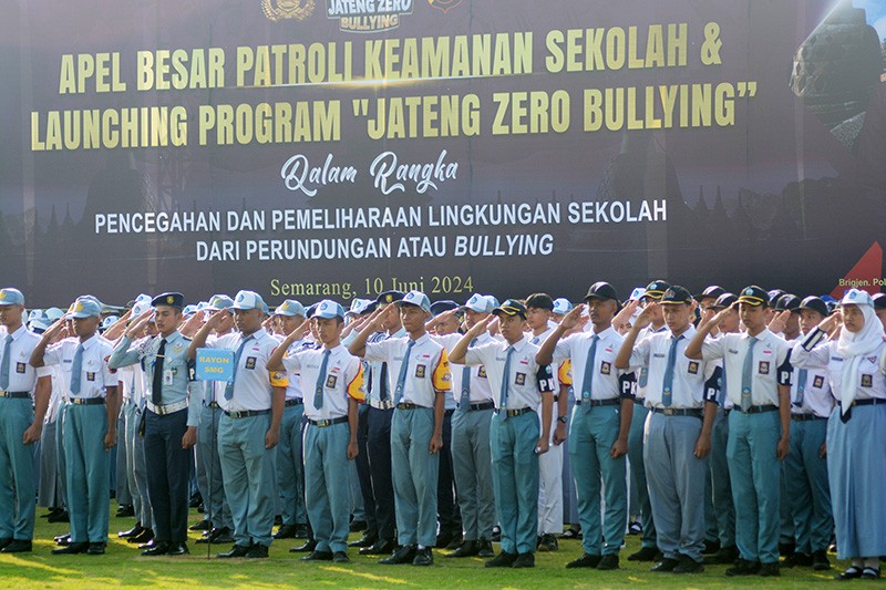 Ratusan Siswa SMA/SMK Ikuti Apel Jateng Zero Bullying - Bagian 4