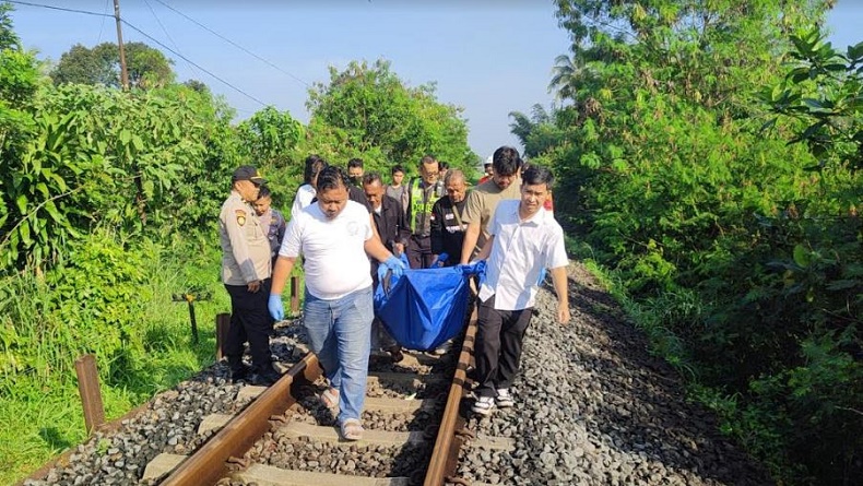 title Tragis, Warga Cisaat Tewas Tertabrak Kereta Api saat Jalan di Rel ke Tempat Kerja Tragis, Warga Cisaat Tewas Tertabrak Kereta Api saat Jalan di Rel ke Tempat Kerja