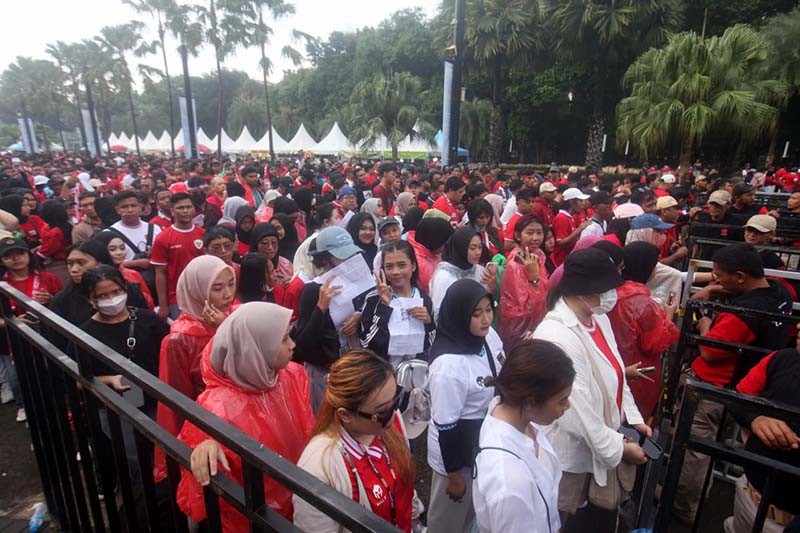 Timnas Indonesia vs Filipina, Ribuan Suporter Berdatangan ke Stadion GBK - Bagian 2