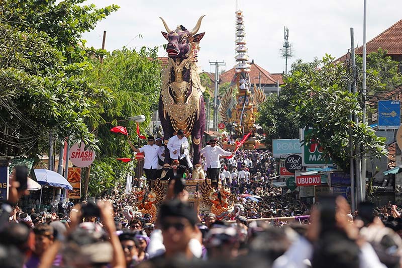 Upacara Pelebon, Kremasi Keluarga Keraton Ubud Bali Dihadiri Ribuan Orang - Bagian 4