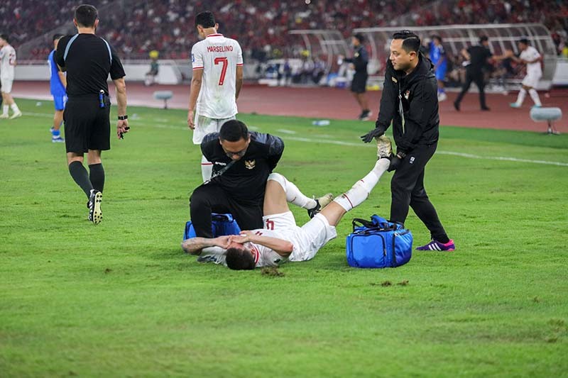 Debut Calvin Verdonk Bawa Timnas Indonesia Bungkam Filipina Berujung Kram - Bagian 5