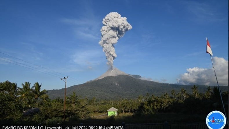 Gunung Lewotobi Laki-Laki Di NTT Erupsi, Tinggi Letusan 900 Meter Dari ...