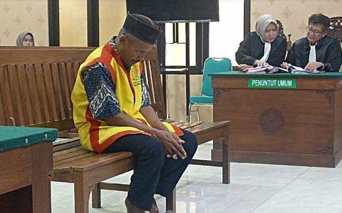Tak Terbukti Curi Ayam, Kakek Suyatno Akan Laporkan Balik Kades di Bojonegoro