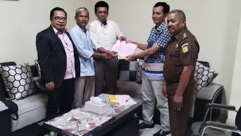 Kejari Bojonegoro Hentikan Kasus Kakek Curi Seekor Ayam, Ini Alasannya