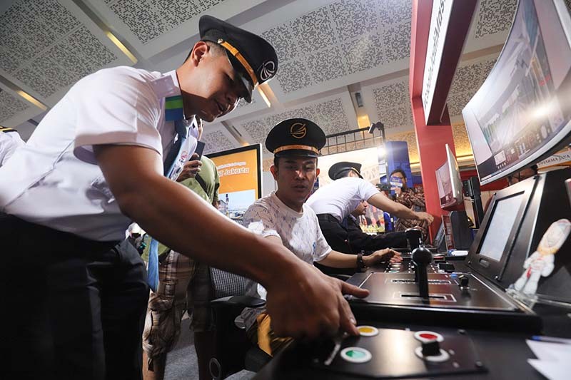 Belajar Jadi Masinis LRT dengan Simulator di Jakarta Fair 2024 - Bagian 2