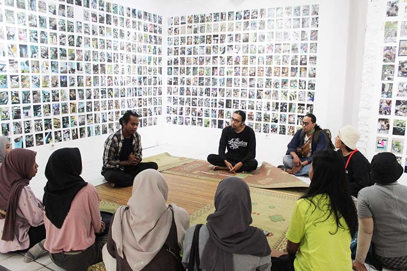 Serunya Tur Berjalan Kaki Melihat Pameran Seni bersama Walk The Past - Bagian 1