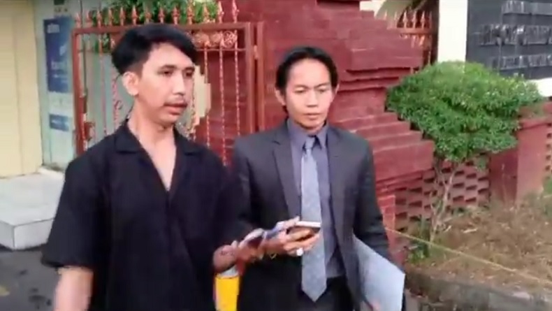 title Dede Teman Pegi Diperiksa Polisi, Dicecar 22 Pertanyaan seputar Chat di Facebook Dede Teman Pegi Diperiksa Polisi, Dicecar 22 Pertanyaan seputar Chat di Facebook