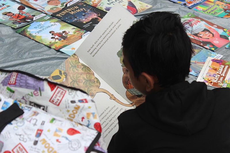 Komunitas GSB Depok Ajak Anak-Anak Gemar Membaca - Bagian 3