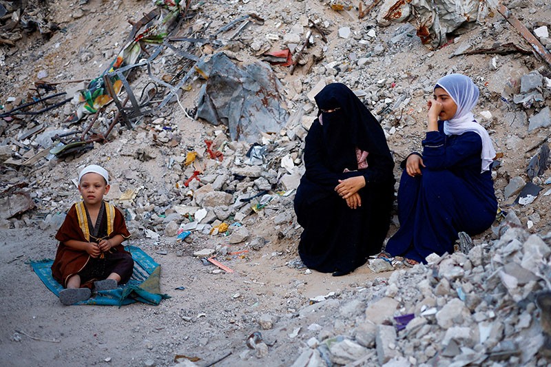 Warga Palestina Salat Idul Adha di Reruntuhan Masjid yang Dihancurkan Israel - Bagian 5