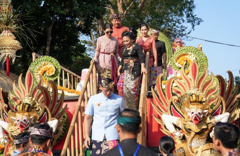 Wamenparekraf Angela Tanoesoedibjo Hadiri Pembukaan Pesta Kesenian Bali 2024 - Bagian 5