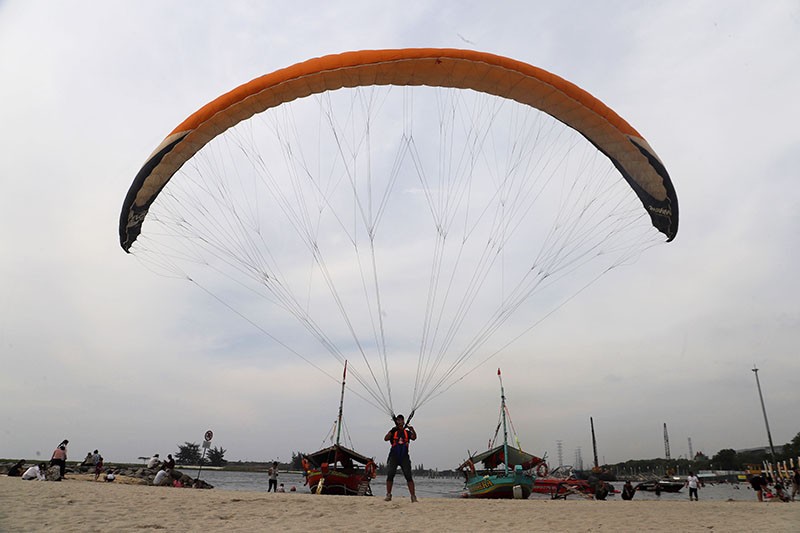Asyiknya Berlibur di Pantai Ancol - Bagian 5