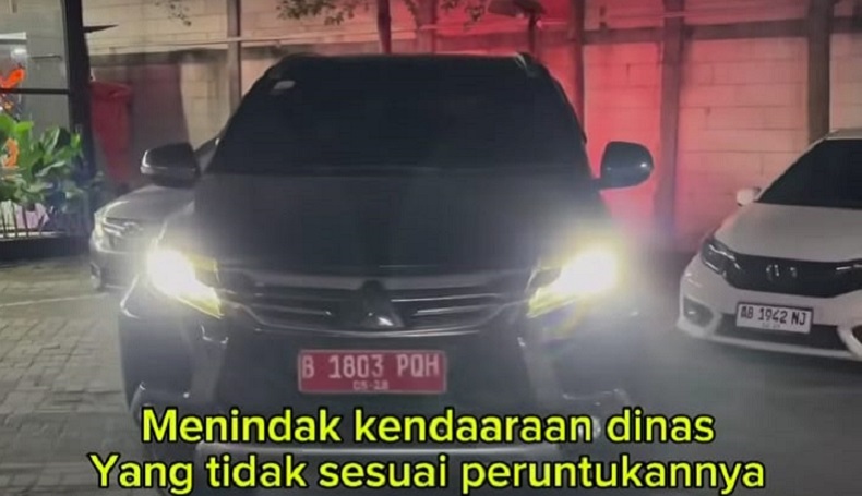 Viral Pemuda Setir Mobil Dinas Pelat B Ditegur Polisi Di Yogyakarta ...