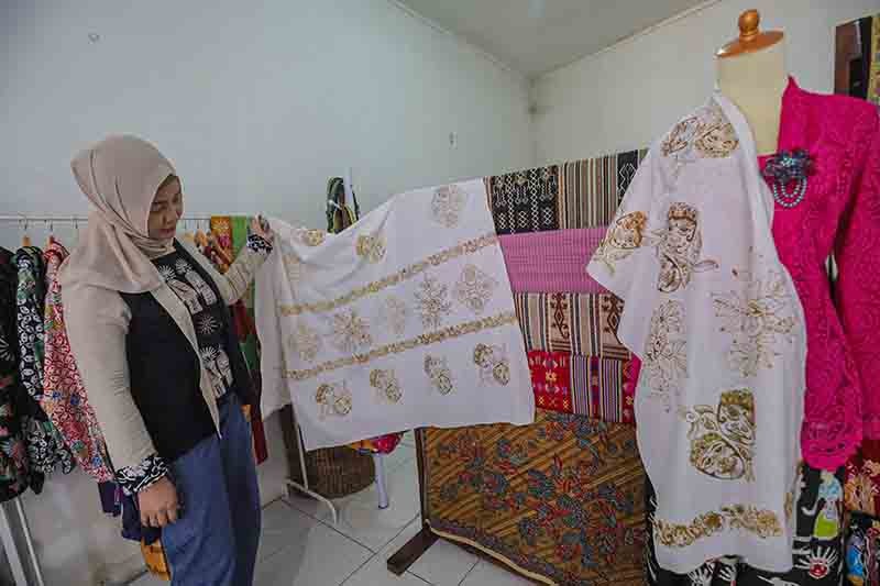 Ragam Kerajinan dari Kain Batik Diekpsor ke Amerika Serikat dan Belanda - Bagian 2