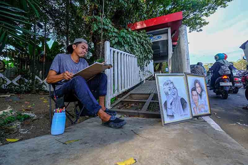 Potret Sang Pelukis Jalanan Mencari Rezeki - Bagian 3