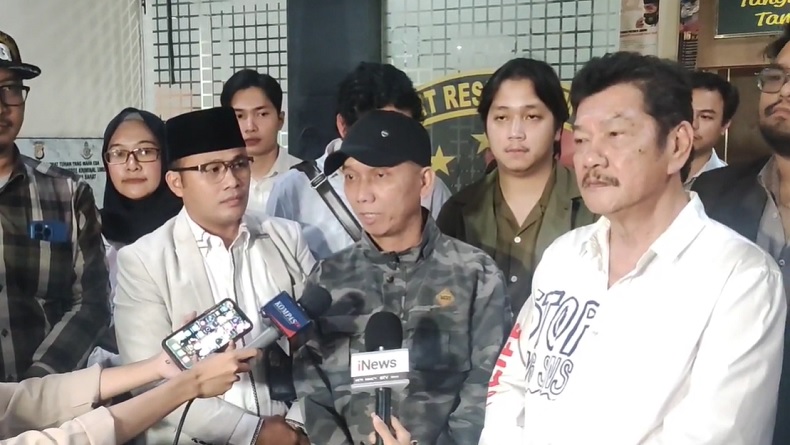 title Ayah Pegi Setiawan Dicecar Penyidik Polda Jabar 20 Pertanyaan Seputar Identitas Ganda Ayah Pegi Setiawan Dicecar Penyidik Polda Jabar 20 Pertanyaan Seputar Identitas Ganda