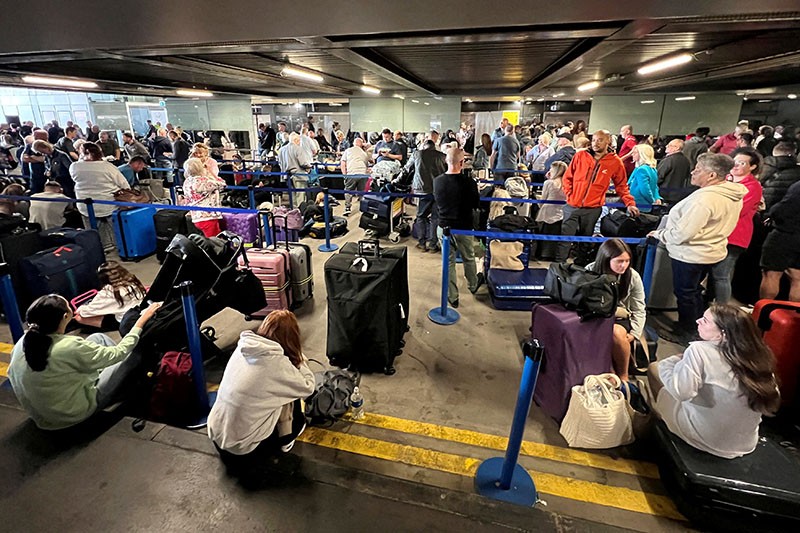 Listrik Bandara Manchester Padam Semalaman, Ribuan Penumpang Terbengkalai - Bagian 2