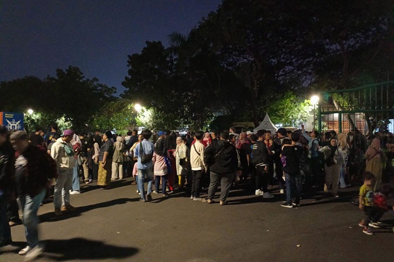 Antusiasme Ribuan Warga Berbondong-bondong Hadiri HUT DKI Jakarta di Monas - Bagian 3
