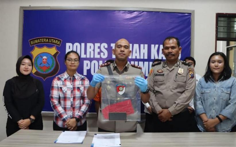 title Pria di Karo 3 Tahun Setubuhi Adik Tiri dalam Rumah, Diancam bila Berani Mengadu Pria di Karo 3 Tahun Setubuhi Adik Tiri dalam Rumah, Diancam bila Berani Mengadu