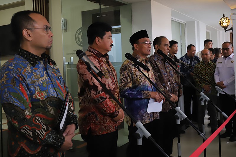 Satgas Pemberantasan Judi Online Rapat Bahas Bansos - Bagian 3