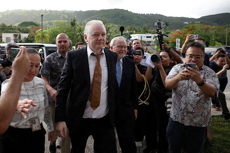 Tampang Pendiri WikiLeaks Julian Assange Akui Salah Bocorkan Kejahatan Militer AS - Bagian 2