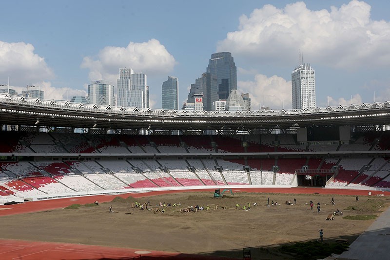 Revitalisasi Rumput Lapangan Stadion GBK - Bagian 2
