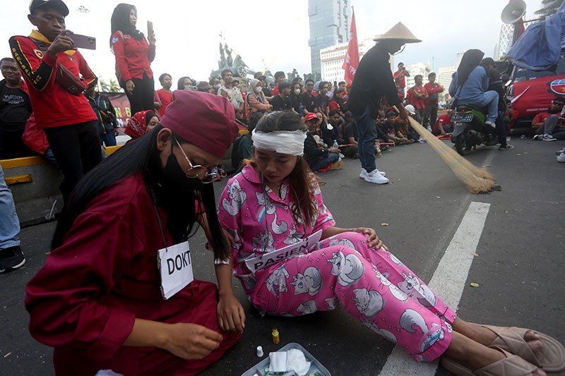 Aksi Teatrikal Buruh Tolak Potongan Gaji untuk Tapera - Bagian 4