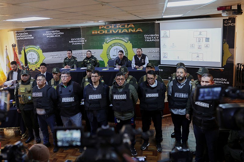 Tampang Para Perwira Militer Ditangkap usai Kudeta Presiden Bolivia Gagal - Bagian 1