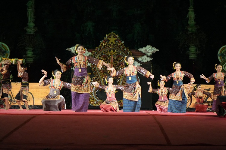 title Tampil Spektakuler, Sanggar Seni Tugek Carangsari Sukses Meriahkan PKB ke-46 Tampil Spektakuler, Sanggar Seni Tugek Carangsari Sukses Meriahkan PKB ke-46