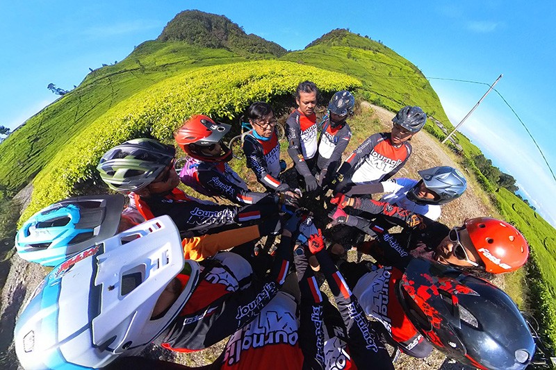Gowes Menyusuri Perkebunan Teh Ciwidey Lewat Kampung Tertinggi di Jawa Barat - Bagian 7